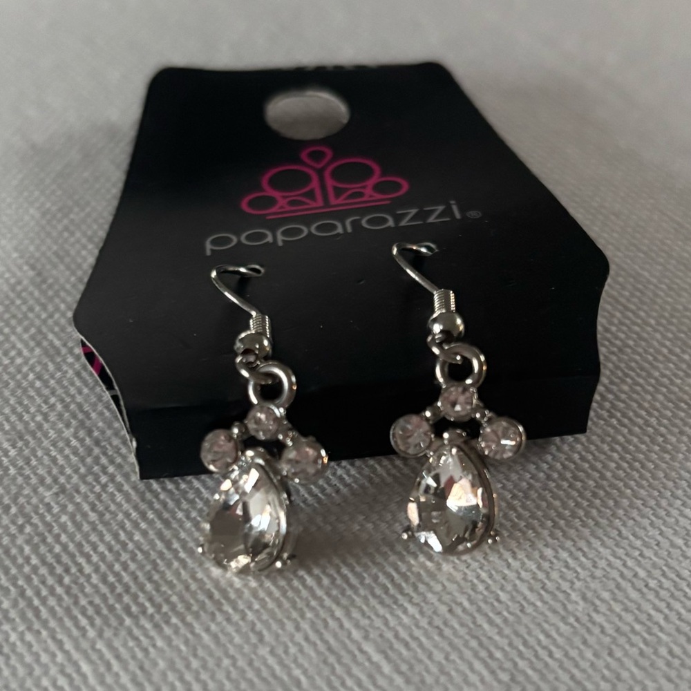NWT Paparazzi Silver Crystal Drop Earrings